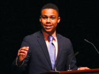 Outgoing Student Council President Mpilo Norris ’18 address the Choate community.